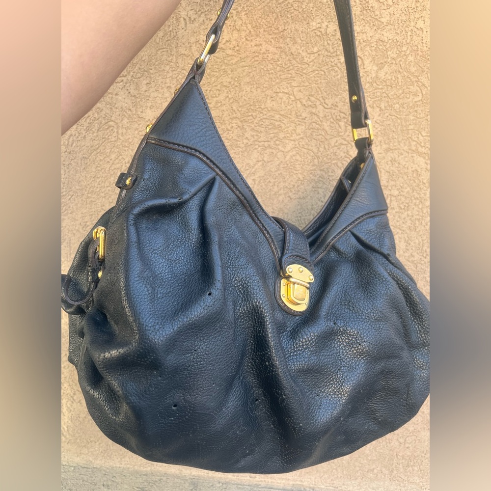 Louis Vuitton Black Shoulder Bag - Picture 12 of 12